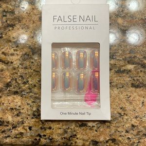 NWOT Glossy pink press on nail kit